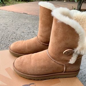 UGG WOMEN BAILEY BUTTON BOOT